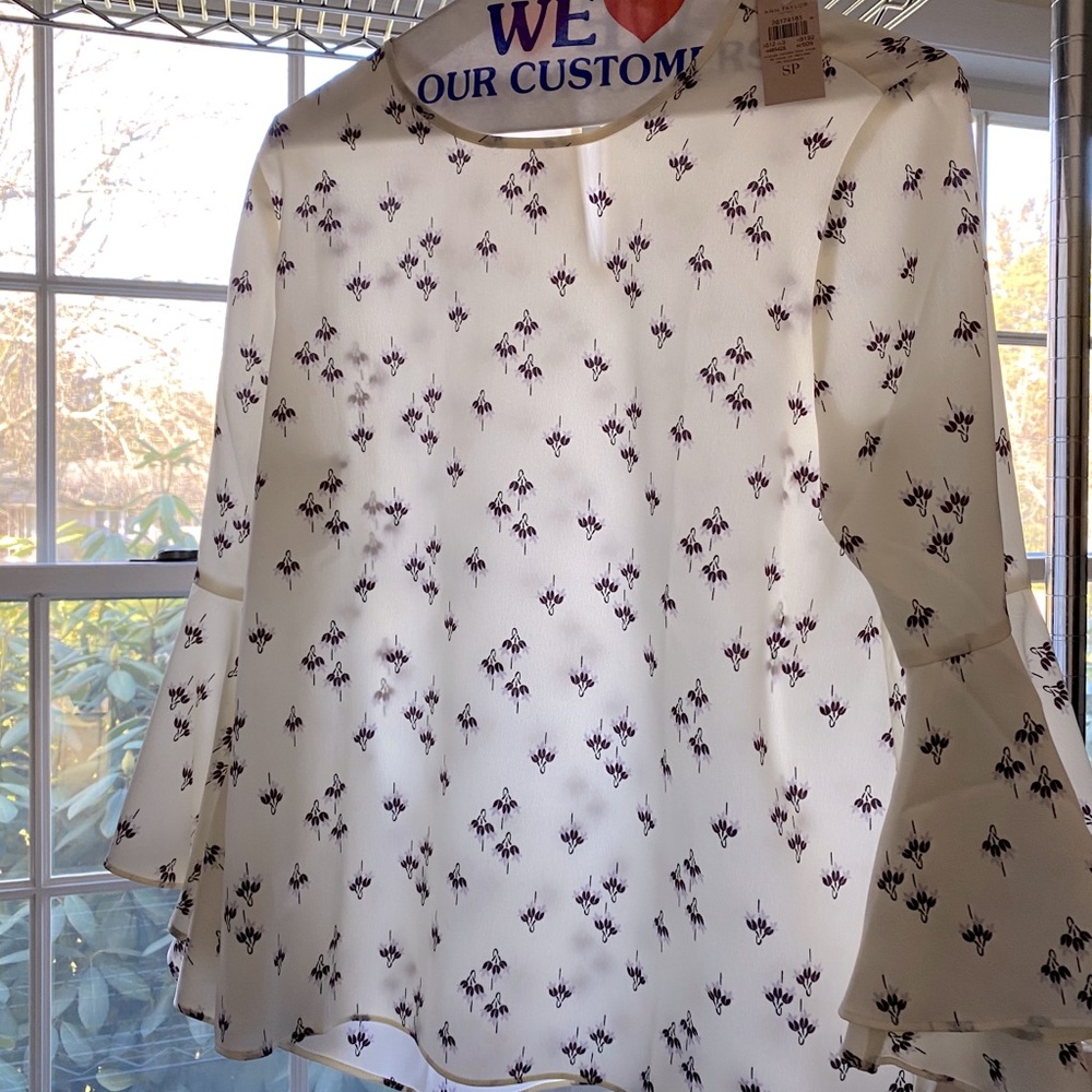 White blouse with cranberry design